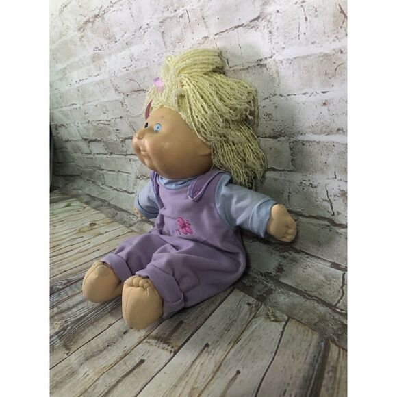 1990 Hasbro Designer, Poseable First Edition Kid Cabbage Patch Kid- Lemon Yellow - Picture 2 of 9